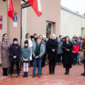 Zdjęcie przedstawia zebranych na uroczystości.