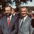 Na fotografii Wicepremier, minister obrony narodowej Władysław Kosiniak-Kamysz oraz wójt gminy Przemęt Janusz Frąckowiak. W tle inne osoby.