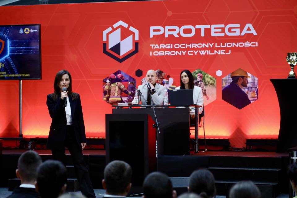 Na fotografii widoczna wojewoda Agata Sobczyk podczas przemowy.