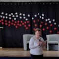Na zdjęciu emerytowana nauczycielka języka polskiego z Radomierza Małgorzata Koźlik podczas przemowy.